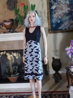 New St. John Black & White Textured Knit Sheath Dress Size 8